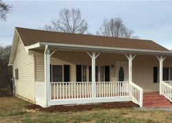 Pre-foreclosure Listing in E CHESTNUT ST STANLEY, NC 28164