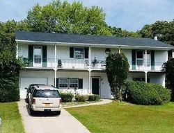  Theresa Ct, Patchogue NY