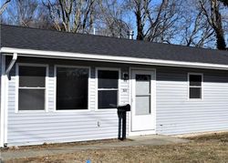 Pre-foreclosure Listing in BROOKSHAVEN RD GROTON, CT 06340