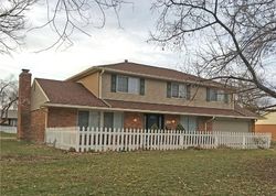 Pre-foreclosure in  PONDVIEW DR Dayton, OH 45440