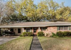 Pre-foreclosure in  ELMWOOD DR Lafayette, LA 70503