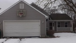 Pre-foreclosure in  MAPLEWOOD DR Antioch, IL 60002