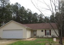 Pre-foreclosure in  LEXINGTON PL Senoia, GA 30276