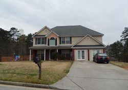 Pre-foreclosure in  LAKE JOYCE LN Fairburn, GA 30213