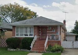Pre-foreclosure in  W 81ST ST Chicago, IL 60652