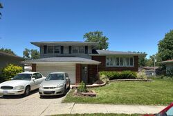 Pre-foreclosure in  190TH ST Lansing, IL 60438