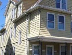 Pre-foreclosure Listing in THOMAS ST WEST HAVEN, CT 06516