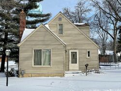 Pre-foreclosure in  12TH AVE E Saint Paul, MN 55109