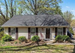  Pennoak Rd, Greensboro NC