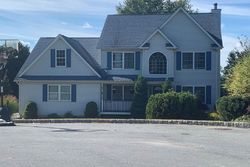 Pre-foreclosure in  WAYNE CT Middletown, NY 10941