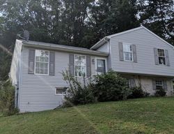 Pre-foreclosure Listing in BREEZEWOOD DR HANOVER, PA 17331