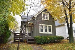 Pre-foreclosure in  N OAKLAND AVE Milwaukee, WI 53211
