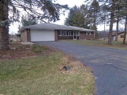 Pre-foreclosure in  OLD CHAPEL RD Rockford, IL 61109