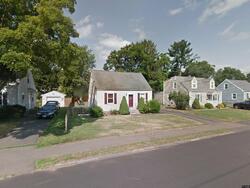 Pre-foreclosure in  SHAWMUT AVE North Haven, CT 06473
