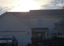 Pre-foreclosure in  CLIFTON DR Minooka, IL 60447