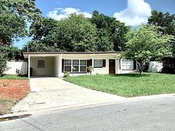 Pre-foreclosure in  MALCOM RD Ocoee, FL 34761