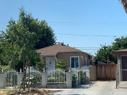 Pre-foreclosure in  AGNES AVE Lynwood, CA 90262