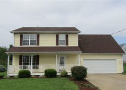 Pre-foreclosure in  MEADOWLAKE DR Radcliff, KY 40160