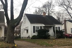 Pre-foreclosure Listing in FULTON ST PONTIAC, MI 48341