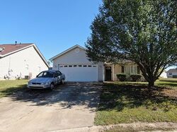Pre-foreclosure in  LEMON GRASS CT Duncan, SC 29334