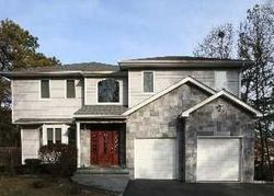 Pre-foreclosure in  GARY PL Selden, NY 11784