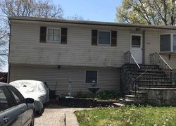 Pre-foreclosure Listing in W 4TH ST WEST ISLIP, NY 11795