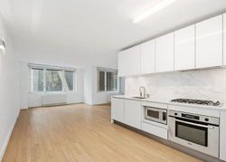 Pre-foreclosure in  W 57TH ST J New York, NY 10019