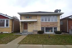 Pre-foreclosure in  W 55TH ST Chicago, IL 60638
