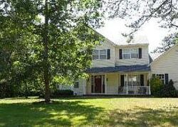 Pre-foreclosure in  HERITAGE LN N Miller Place, NY 11764