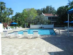  W Palm Aire Dr B, Pompano Beach FL