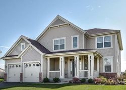 Pre-foreclosure in  LIONS CHASE LN Huntley, IL 60142