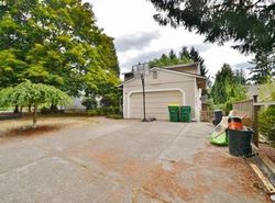 Pre-foreclosure in  SW ELMWOOD ST Portland, OR 97223