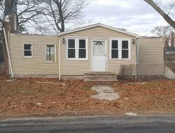 Pre-foreclosure Listing in GOVERNOR AVE WEST BABYLON, NY 11704