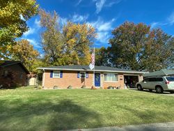 Pre-foreclosure in  ANGELA DR Granite City, IL 62040
