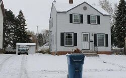 Pre-foreclosure in  TORRINGTON AVE Cleveland, OH 44134