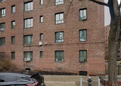Pre-foreclosure in  METROPOLITAN OVAL E Bronx, NY 10462