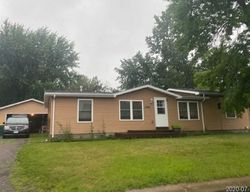 Pre-foreclosure in  ROBIN LN S Hugo, MN 55038