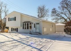 Pre-foreclosure Listing in MYRTLE ST WINFIELD, IL 60190