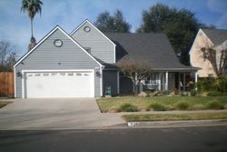 Pre-foreclosure in  N CHAPEL HILL AVE Clovis, CA 93611