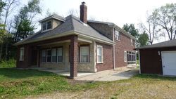  N Oak St, Island Lake IL