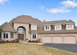 Pre-foreclosure in  W GREENWOOD DR Lake Zurich, IL 60047