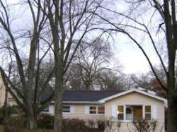 Pre-foreclosure in  W WEST SHORE DR Mundelein, IL 60060