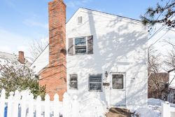 Pre-foreclosure Listing in PIEDMONT AVE WALTHAM, MA 02451
