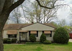 Pre-foreclosure in  MAYFAIR LN Cleveland, OH 44128