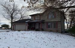 Pre-foreclosure in  W LAKE LANCELOT DR Mapleton, IL 61547