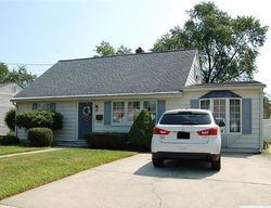 Pre-foreclosure in  MOUNT RD Burlington, NJ 08016