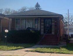Pre-foreclosure in  S LOWE AVE Chicago, IL 60628