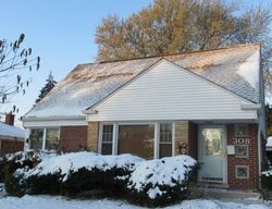 Pre-foreclosure Listing in N MAIN ST MOUNT PROSPECT, IL 60056