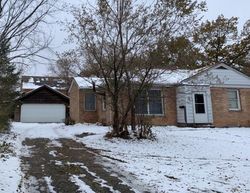 Pre-foreclosure in  GREENWOOD RD Glenview, IL 60025