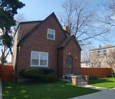 Pre-foreclosure in  S VERNON AVE Chicago, IL 60628
